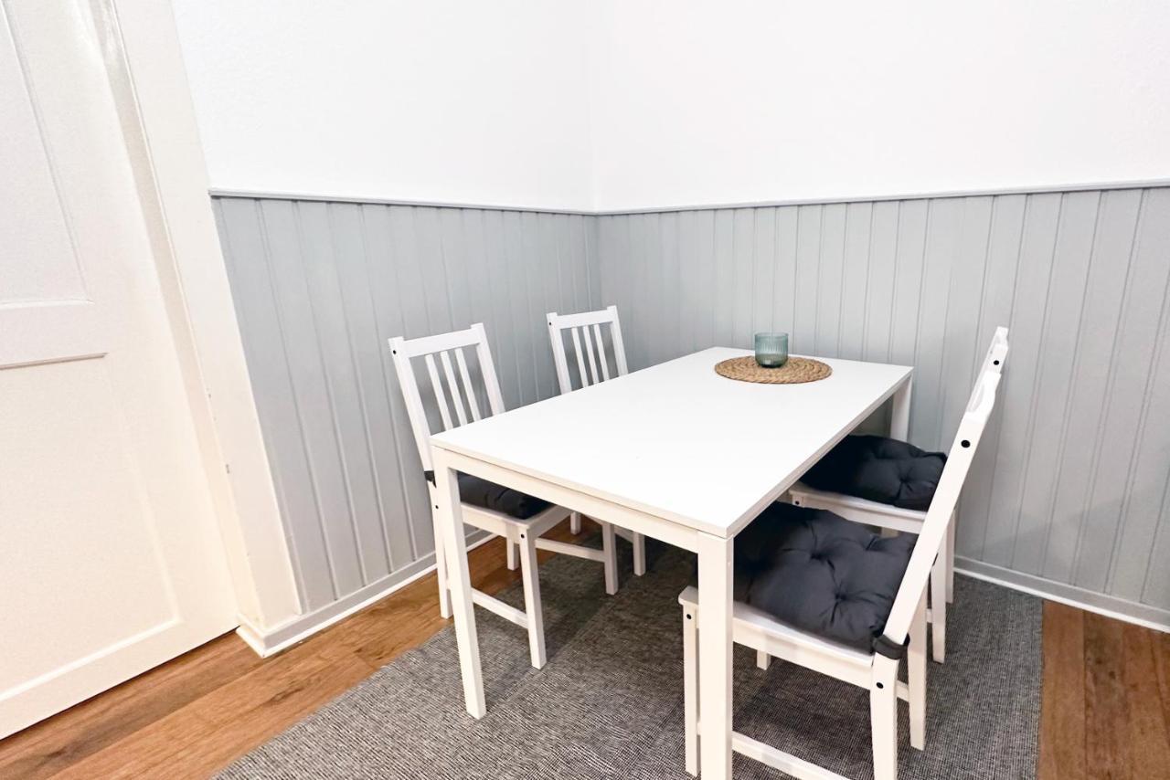 Ruhiges Office-Apartment Mit Kueche - Beuys Apartments クレーフェルト エクステリア 写真